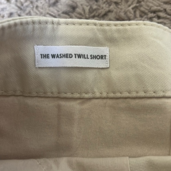 Loft Twill Khaki Shorts Size 6 A03 - Picture 3 of 4